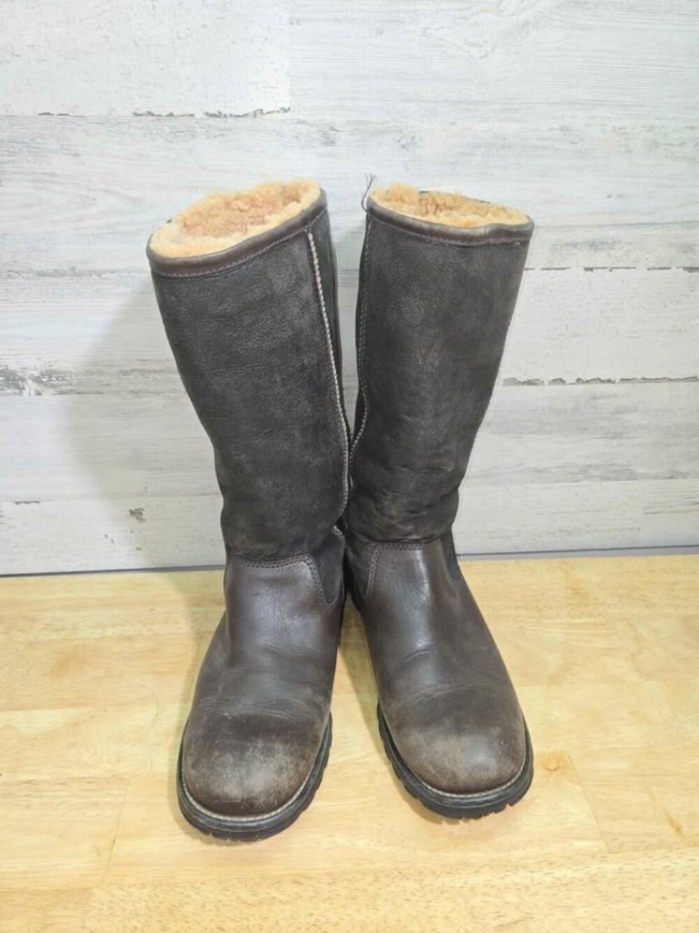 UGG Women's US9 Brown Leather Genuine Sheepskin Pull On Tall Riding Boots E1